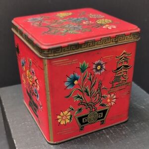 VGT,Baret Ware Asian Themed Floral/Oriental Lidded Decorative Tin.